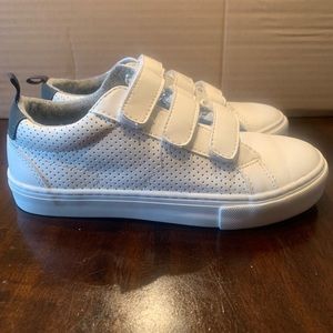 NWT GAP Kids Boys White Tripple Strap Sneakers Slip on Casual Shoes